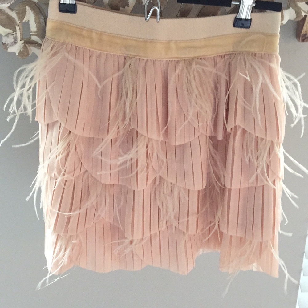 Arden B. Scalloped feather skirt size xs